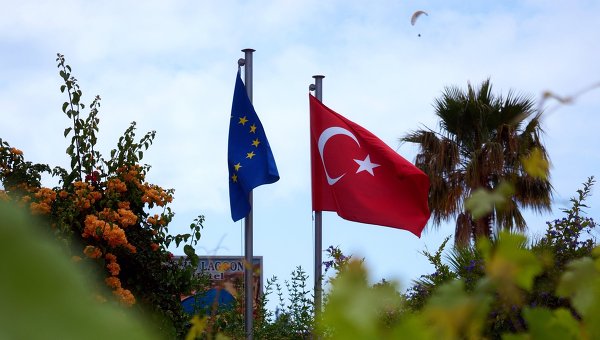 BBC узнала о готовности Еврокомиссии отменить визовый режим с Турцией