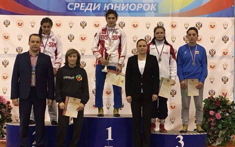 Брянская спортсменка взяла бронзу на первенстве России по борьбе