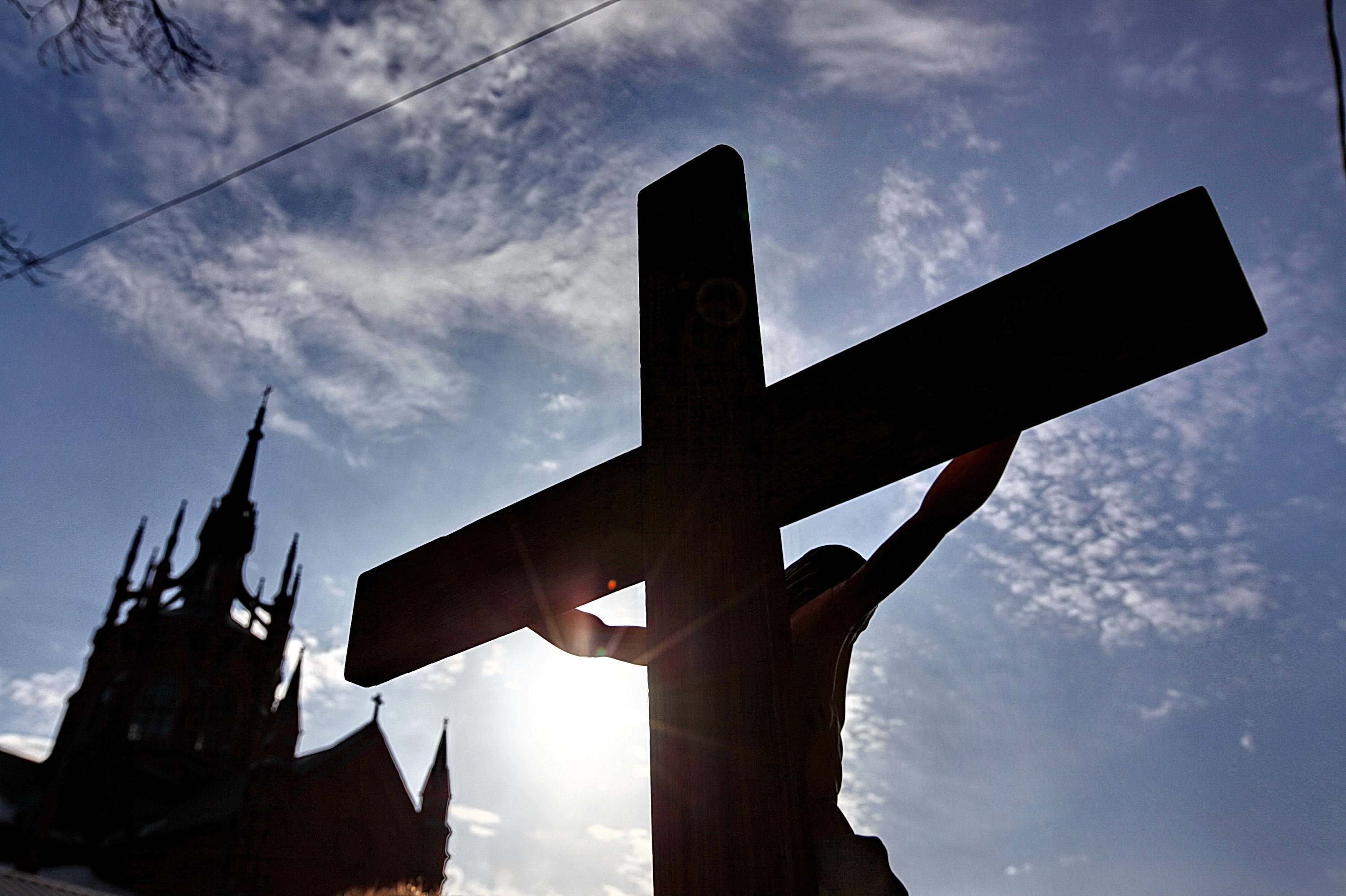 Действительно ли Иисус был пригвожден к кресту?