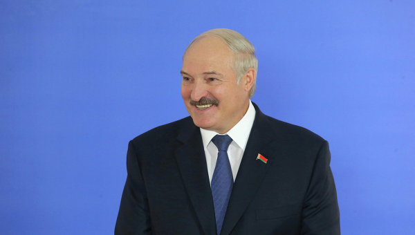 Лукашенко обещает решить проблемы районов, пострадавших от аварии на ЧАЭС