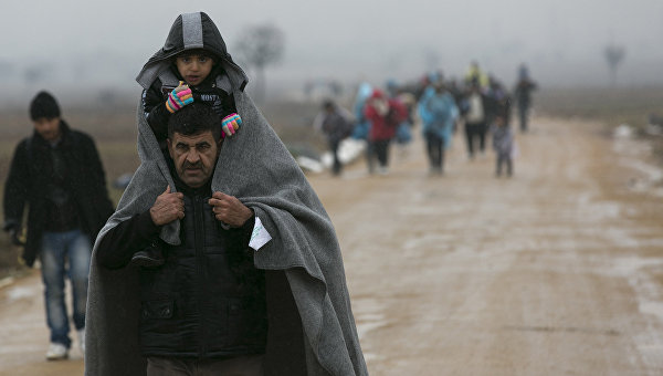 Восемьсот беженцев два месяца ждут своей судьбы на границе Сербии