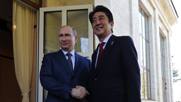 Ушаков рассказал о ситуации с мирным договором между Россией и Японией