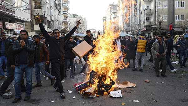 Правозащитники Турции обвиняют власти в разжигании войны против курдов