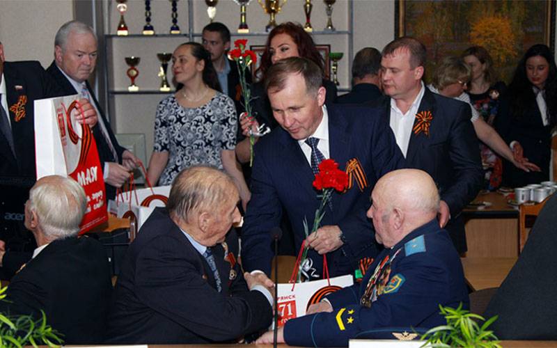 В преддверии Дня Победы в Брянске прошел праздничный прием ветеранов