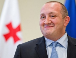 Президент и премьер Грузии поздравили ветеранов