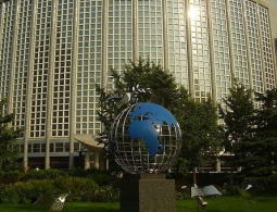 Китай приветствует рост двусторонних отношений России и Японии