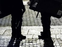 В Днепропетровске полиция нашла гранату и задержала мужчину с пистолетом