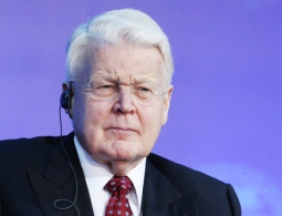 Президент Исландии снова отказался от участия в предстоящих выборах