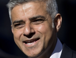 Трамп пообещал пустить нового мэра Лондона в США в рамках "исключения"