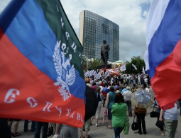 Праздник из-под палки: как в ДНР отметили «день республики»
