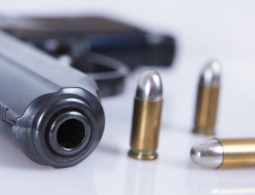 Пистолет, из которого застрелили афроамериканца во Флориде, снят с аукциона