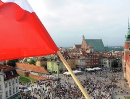 Министр обороны Польши назвал "репрессиями" слежку спецслужб за политиками