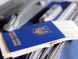 СМИ: украинцы массово выезжают за границу в поисках лучшей жизни