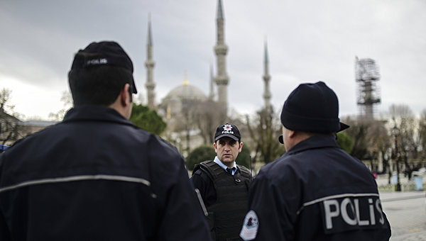 Бомба в подозрительной машине в Стамбуле не обнаружена