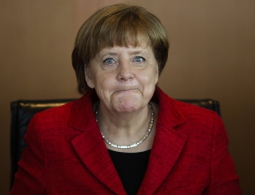 К приемной Меркель подбросили голову свиньи