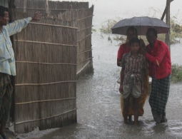 Число погибших от ударов молнии в Бангладеш возросло до 65 человек