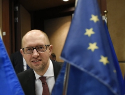 Украинцы предлагают Порошенко назначить Яценюка послом в России