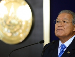 СМИ: Сальвадор отозвал посла в Бразилии в поддержку Роуссефф