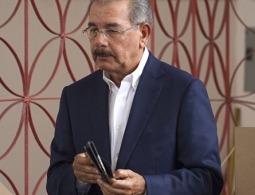 В Доминикане на выборах продолжает лидировать действующий президент