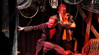 Нас обвенчает прилив...