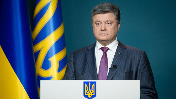 Порошенко просят запретить ввоз на Украину товаров из России