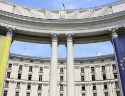 Замглавы МИД Украины и глава СММ ОБСЕ обсудили перемирие в Донбассе