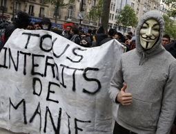 СМИ: число участников протестов в Париже составило до 55 тысяч человек