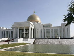 Президент Туркмении объявил десять выговоров