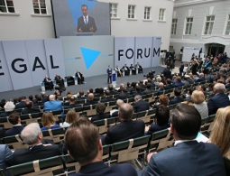 Участники международного юридического форума в Петербурге обсудили разводы