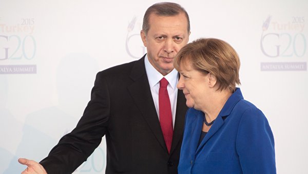 Экс-посол ЕС в Турции объяснил, как ФРГ помогла Эрдогану упрочить власть