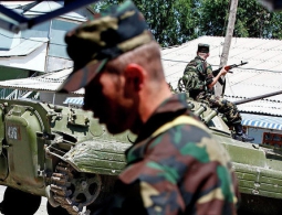 Президент Киргизии требует усилить ответственность за жизнь военнослужащих