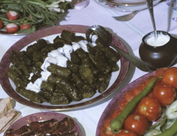 Армянская толма длиной в 23 метра потрясла посетителей "вкусного" фестиваля