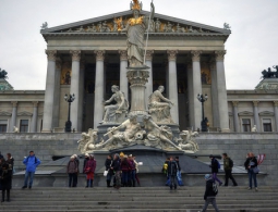 В Австрии началось голосование на втором туре президентских выборов