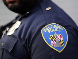 Адвокат: оправданный по делу Грея полицейский продолжит службу в полиции