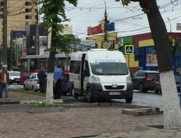 Мужчина пострадал при столкновении двух автобусов в Брянске