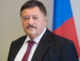 Брянский сенатор Сергей Калашников поднялся на 22 позиции медиарейтинга