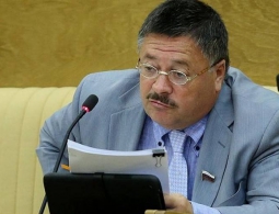 Сенатор Сергей Калашников выслушает жалобы брянцев 26 мая