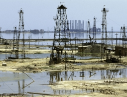 Цена на нефть упала ниже 48 долларов за баррель