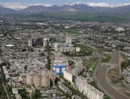 В Таджикистане запретили последний звонок в школах