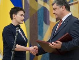 Петицию об избрании Савченко президентом обнародовали на сайте Порошенко