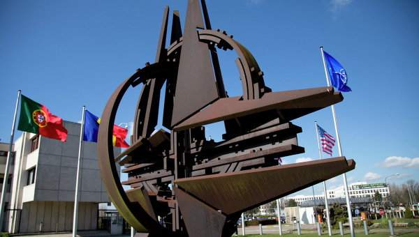 Символ НАТО перенесут к зданию новой штаб-квартиры альянса в выходные