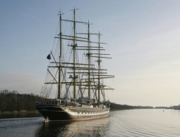 Российский барк "Крузенштерн" принял участие в Днях России в Варнемюнде