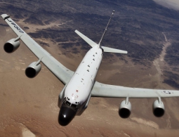 В Swiss Air заявили, что пилоты компании 22 мая видели неопознанный самолет