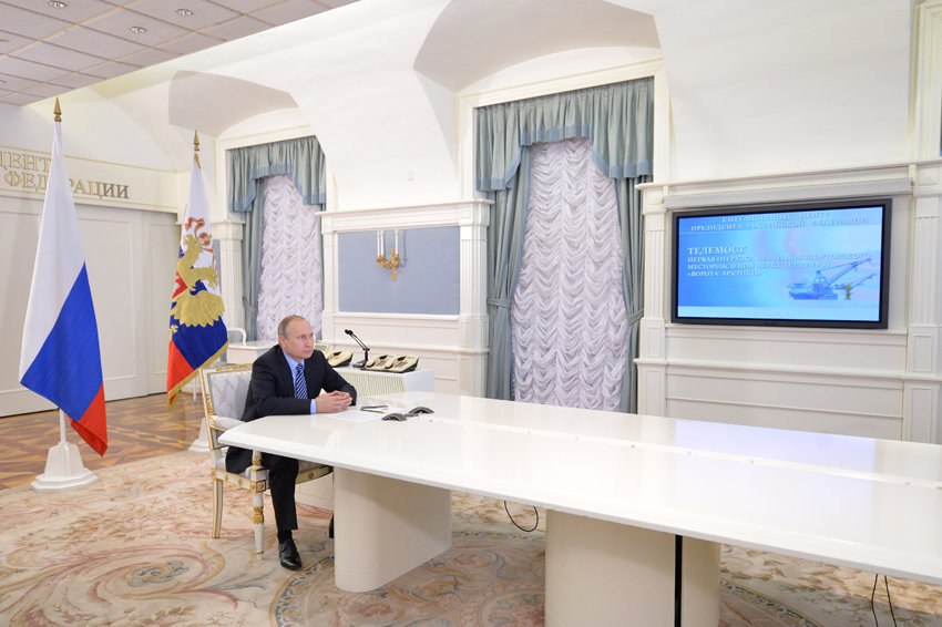 Путин назвал знаковым событием пуск терминала 
