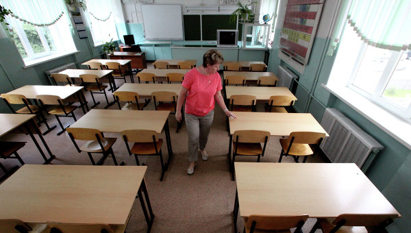 В Белоруссии усилят меры безопасности в школах после покушения на учителя