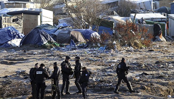В Кале в результате стычки между мигрантами пострадали более 20 человек
