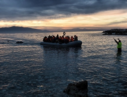 МОМ опасается, что около 100 мигрантов с затонувшей лодки могли погибнуть