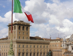 Посол Италии доволен решением суда Индии отпустить морпеха Джироне