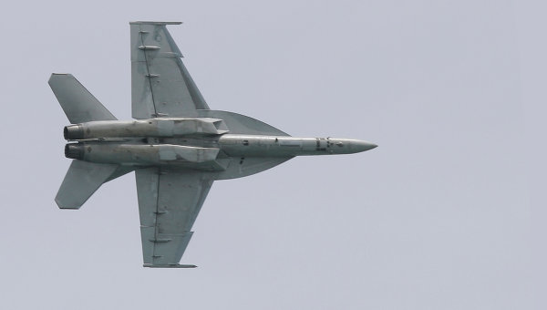 Пилоты двух военных самолетов F-18, упавших в Атлантический океан, спасены
