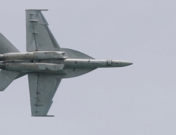 Пилоты двух военных самолетов F-18, упавших в Атлантический океан, спасены